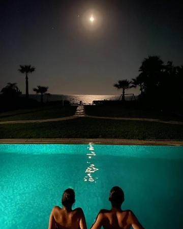 Ionion Beachfront Villa アヤナパ エクステリア 写真