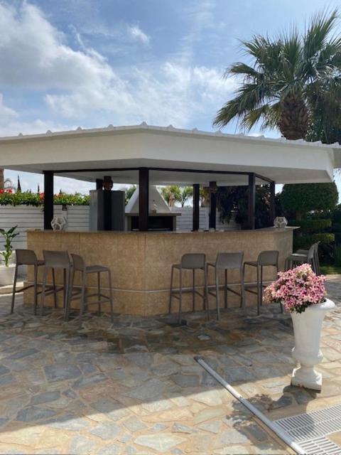 Ionion Beachfront Villa アヤナパ エクステリア 写真