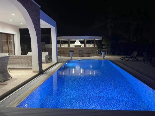 Ionion Beachfront Villa アヤナパ エクステリア 写真